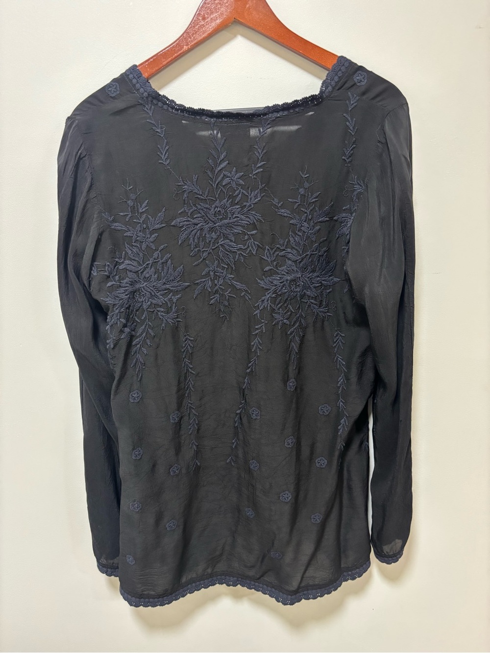 Johnny Was Embroidered Tunic Top Black Floral S - Picture 8 of 8